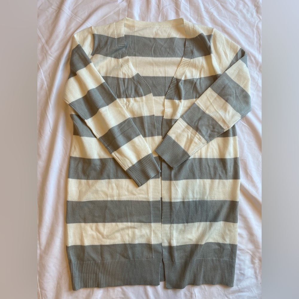 🤍STRIPED CARDIGAN!